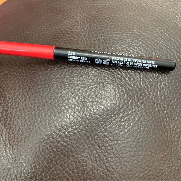 Covergirl vegan lip liner - Picture 2 of 4